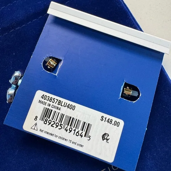 🎉LAST CHANCE🎉Eagle's Head Crystal Hoop Earrings
KURT GEIGER LONDON - Picture 5 of 5